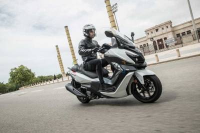 Максискутер SYM (Сим) CRUiSYM a 300 матовый синий/серый с ПТС