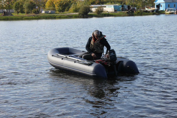 Лодка ПВХ ФЛАГМАН 330U серый/синий Лодка ПВХ ФЛАГМАН 330U серый/синий