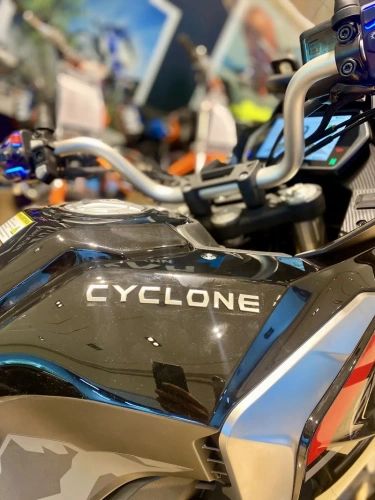 Мотоцикл дорожный CYCLONE (Циклон) RX600 ADV (SR600GY) чёрный с ПТС фото 19 Мотоцикл дорожный CYCLONE (Циклон) RX600 ADV (SR600GY) чёрный с ПТС фото 19
